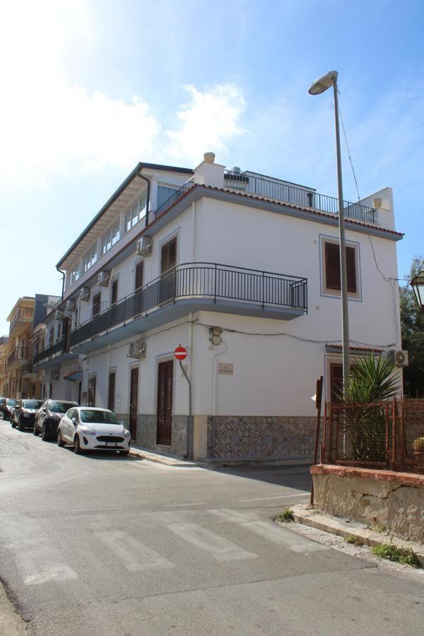 Apartmán La Stanza Vicino Al Mare , Una Camera Da Letto E Bagno Con Balcone Vista Mare Balestrate Exteriér fotografie